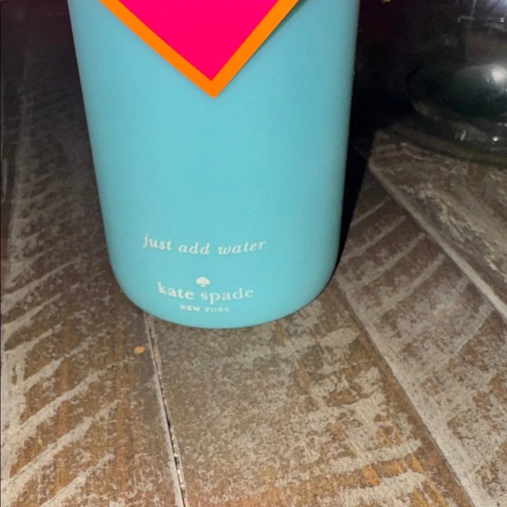 NWT, Kate Spade vintage glass water bottle with silicone sleeve . - Picture 2 of 6